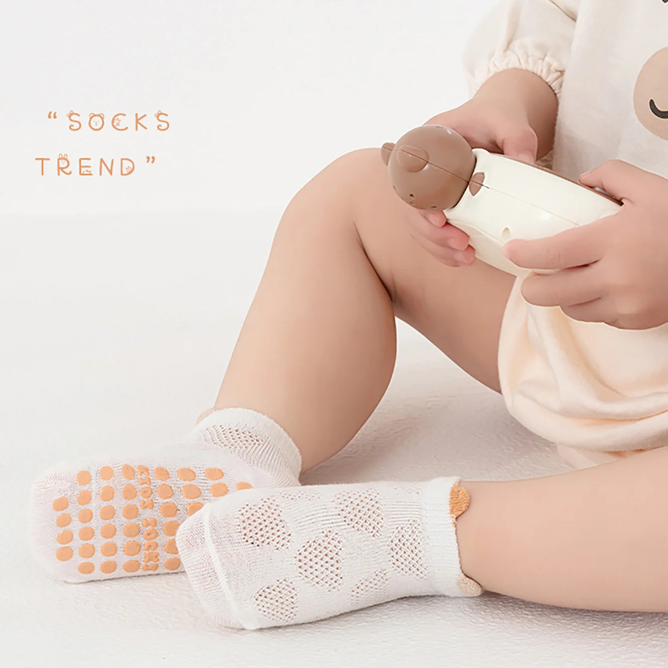 Chaussettes antidérapantes bébé – Lot de 4 paires (0-6 ans)